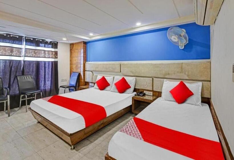 חדר סטנדרט לשלושה, Prime Cashew & Paradise International Walking Distance Railway Station