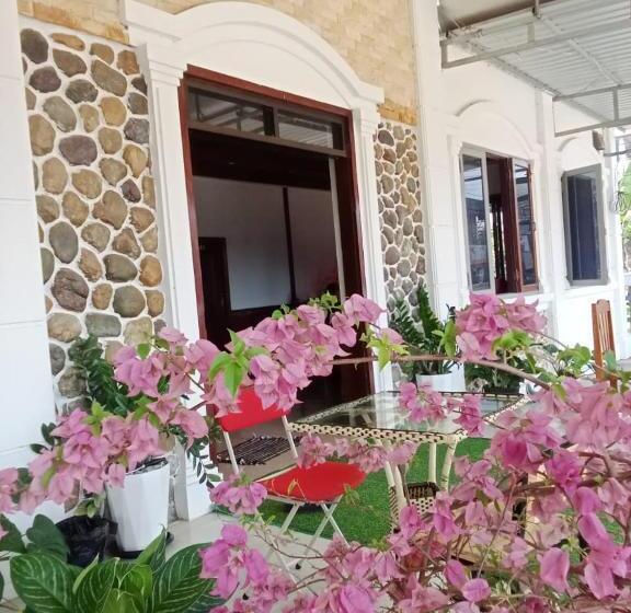 キングサイズベッドのスタンダードルーム, Queens Backpackers Hostel