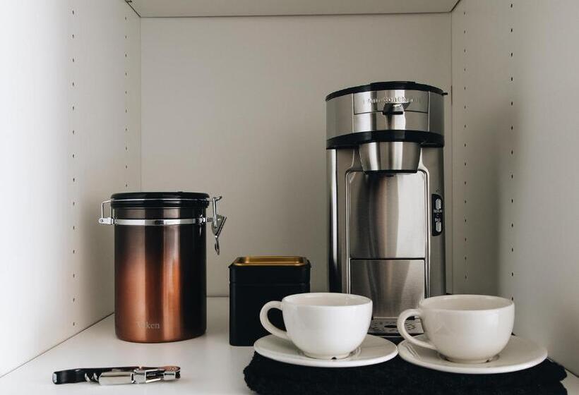 スイート, The Bellwether