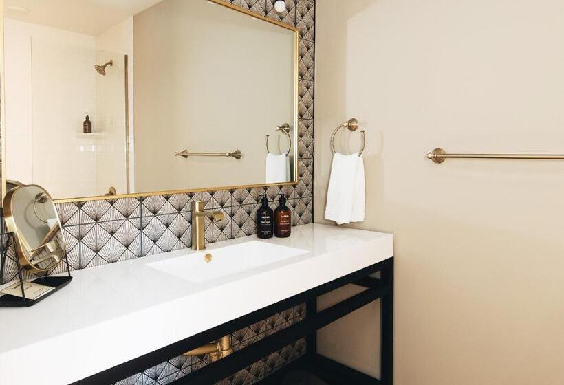 套房, The Bellwether