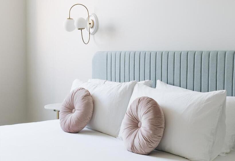 套房, The Bellwether