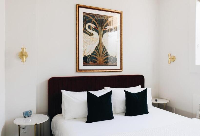 套房, The Bellwether