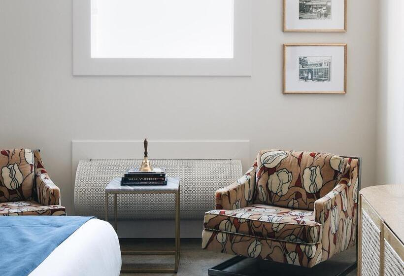 套房, The Bellwether