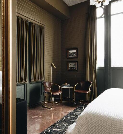 キングサイズベッドのスイートルーム, The Bellwether