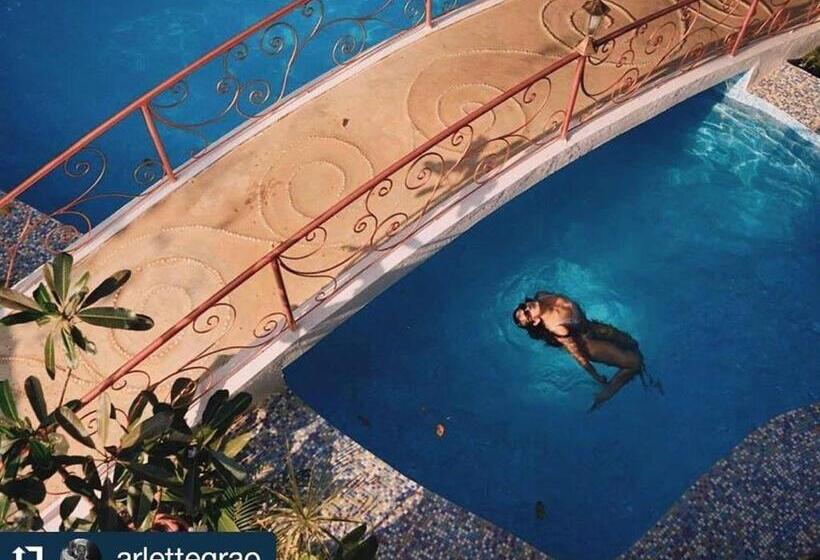 Villa 1 Dormitorio con Piscina, The Singing Tree