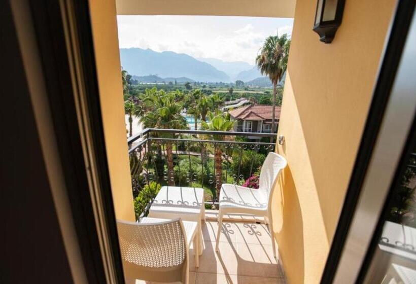 Quarto Quadruple Standart com Varanda, Mir Amor Garden Resort Hotel - All Inclusive