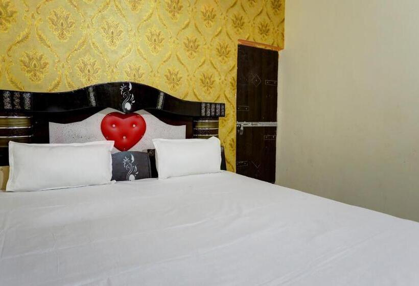Номер Стандарт, Oyo Classic Hotel And Resturent