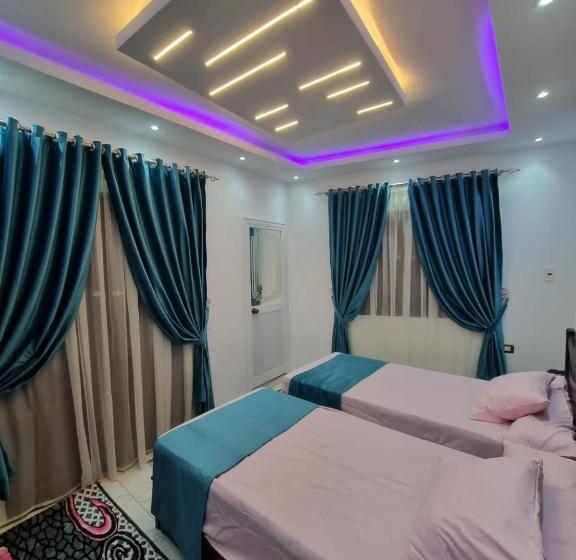 اتاق استاندارد با چشم‌انداز باغ, Happy Pyramids Inn