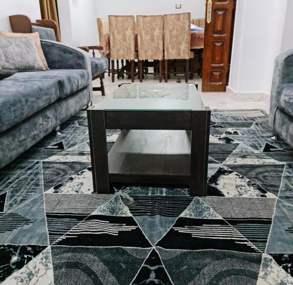 اتاق استاندارد با چشم‌انداز باغ, Happy Pyramids Inn
