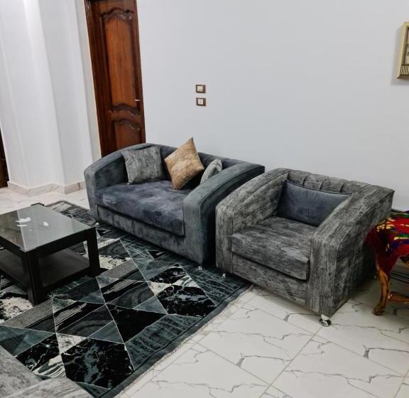 اتاق استاندارد با چشمانداز باغ, Happy Pyramids Inn