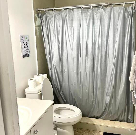 سرير فى غرفة مشتركه, Miami House 2