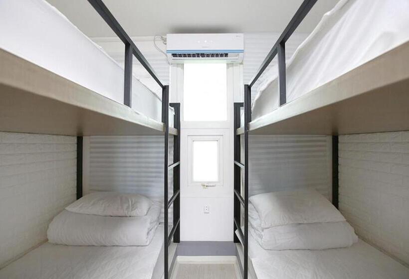Кровать в Общей Комнате, Mo Guesthouse