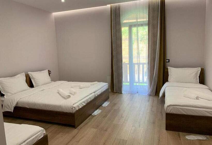 디럭스 패밀리 룸, Stonehouse Villa