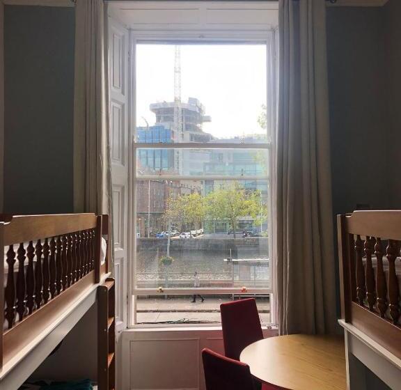 اتاق استاندارد چهار تخته, Tara Suite Private Room