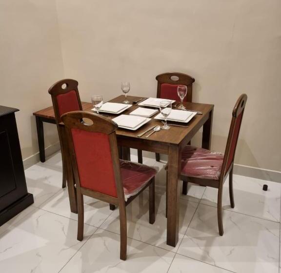 آپارتمان 2 خوابه, نبراس الفارس