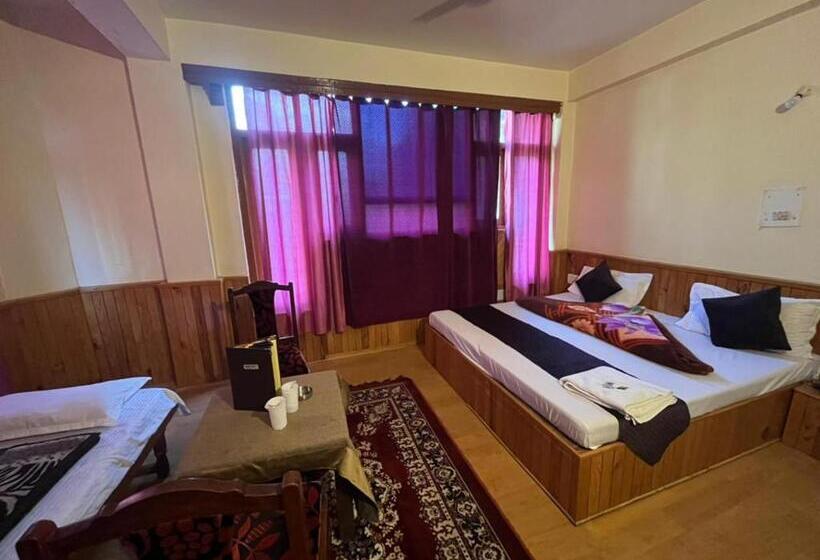 Chambre Deluxe, Anupam