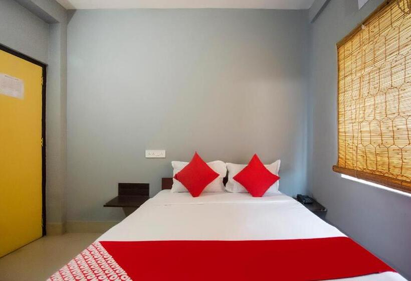 Classic Kolmen Hengen Huone, O Binayak Inn
