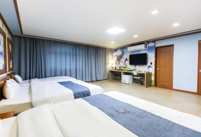 Habitació Triple Estàndard, Prado