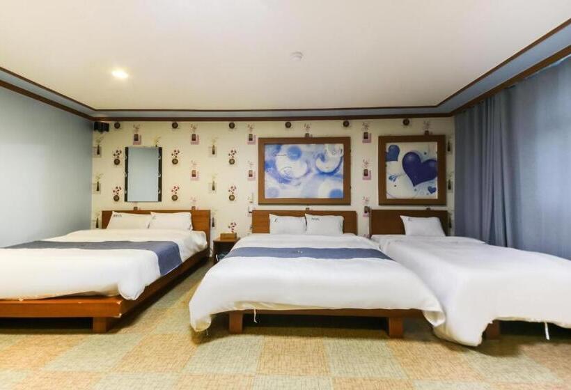 Habitació Triple Estàndard, Prado