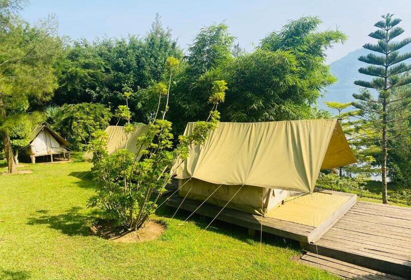 چادر با خدمات رفاهی استاندارد, Ruhondo Beach Resort