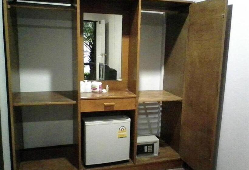 스탠다드 트리플 룸, Lanta Long Beach Hostel