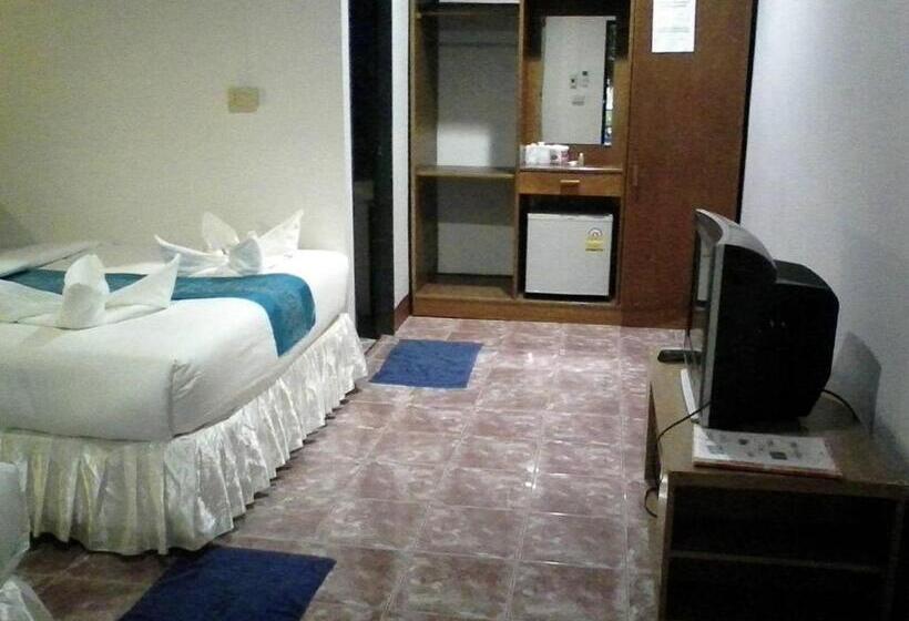 스탠다드 트리플 룸, Lanta Long Beach Hostel