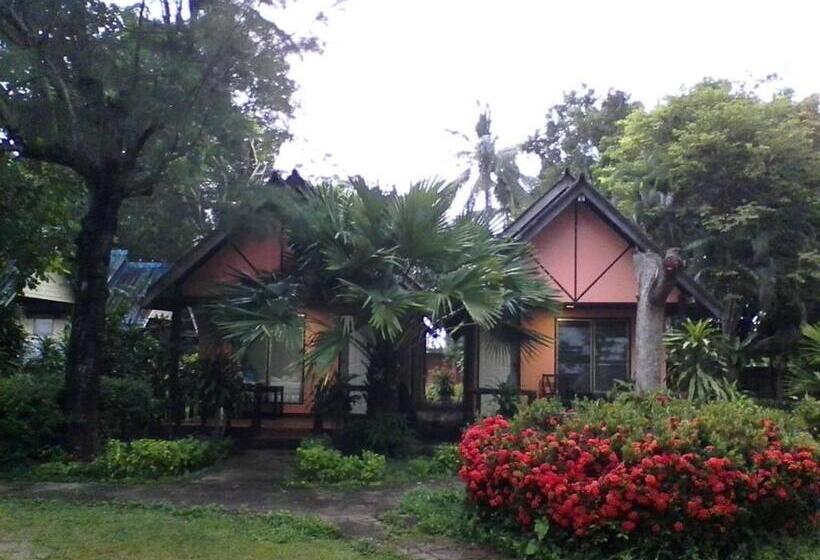 Номер Стандарт Трехместный, Lanta Long Beach Hostel