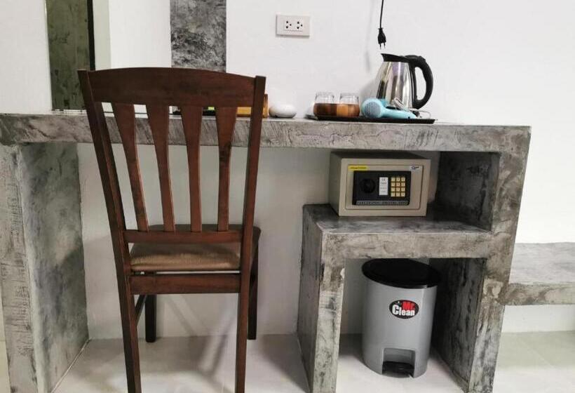 디럭스 룸, Lanta Long Beach Hostel