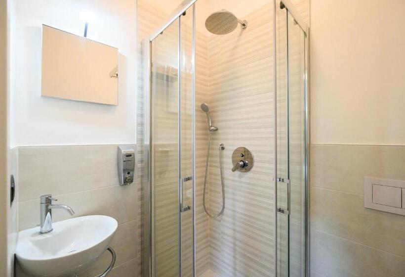 اتاق اکونومی, Casa Porta Nuova Verona