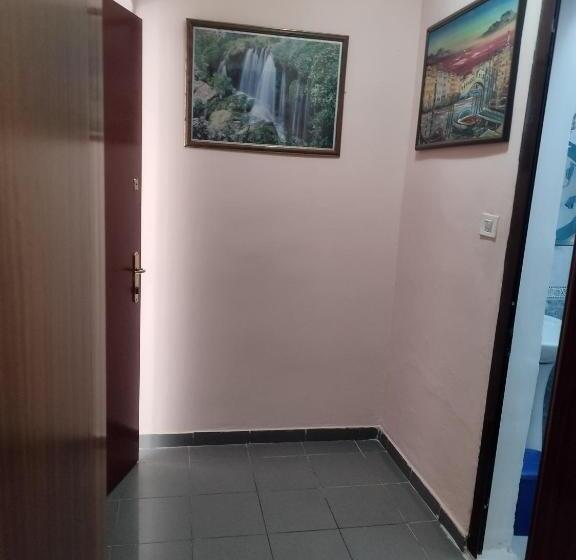 标准间, Guest Room Tirana Center