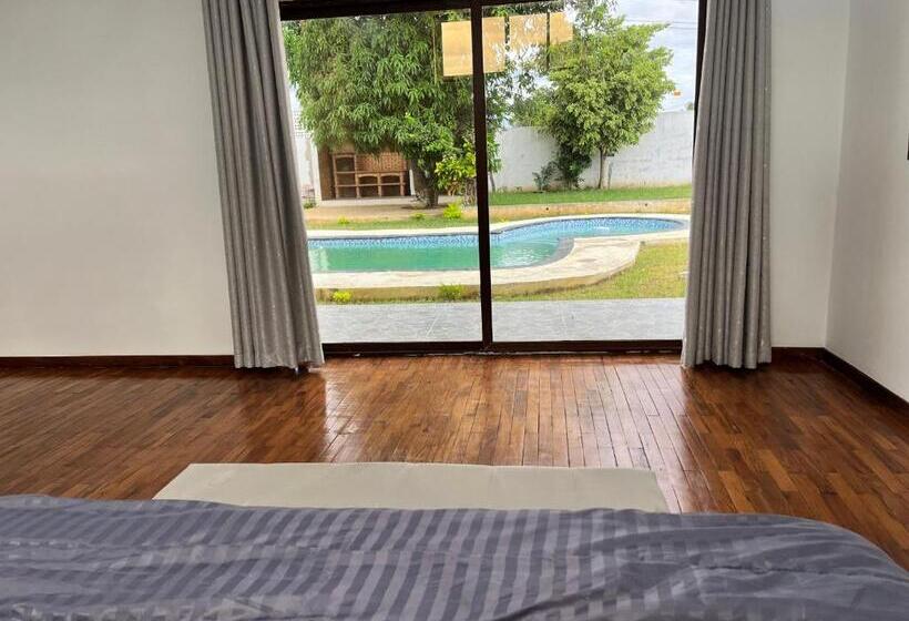 חדר סטנדרט עם מיטת קינג, Txumas