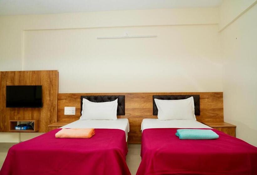 Deluxe-huone, Shree Swarna Comforts