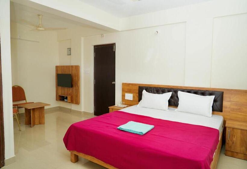 Deluxe-huone, Shree Swarna Comforts