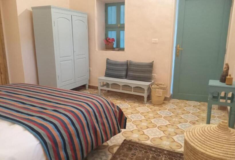 سوئیت با تخت بزرگ, Bab Al Samawy