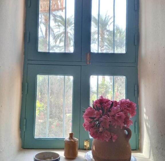 سوئیت با تخت بزرگ, Bab Al Samawy