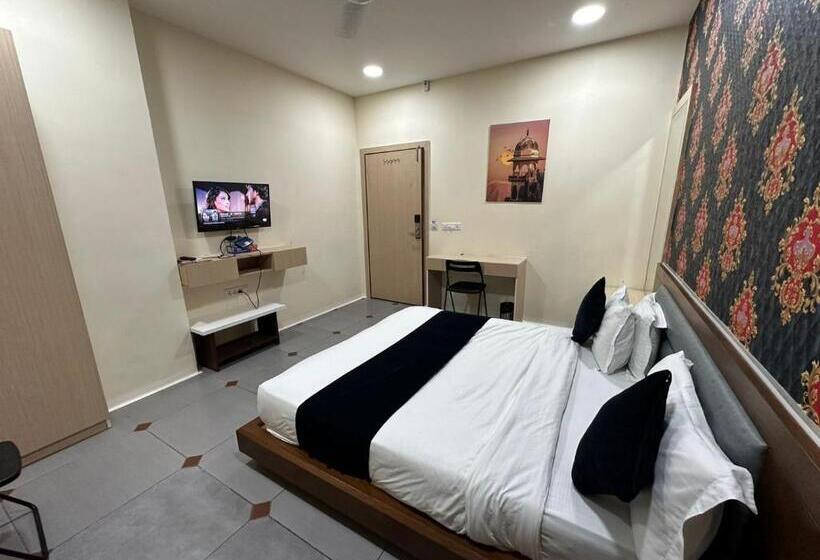اتاق لوکس, Atithi Inn