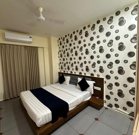 اتاق لوکس, Atithi Inn