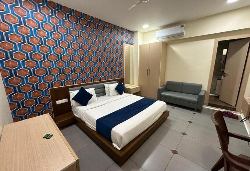 سوییت لوکس, Atithi Inn