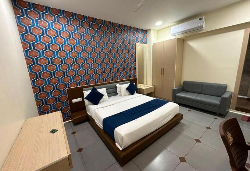 سوییت لوکس, Atithi Inn