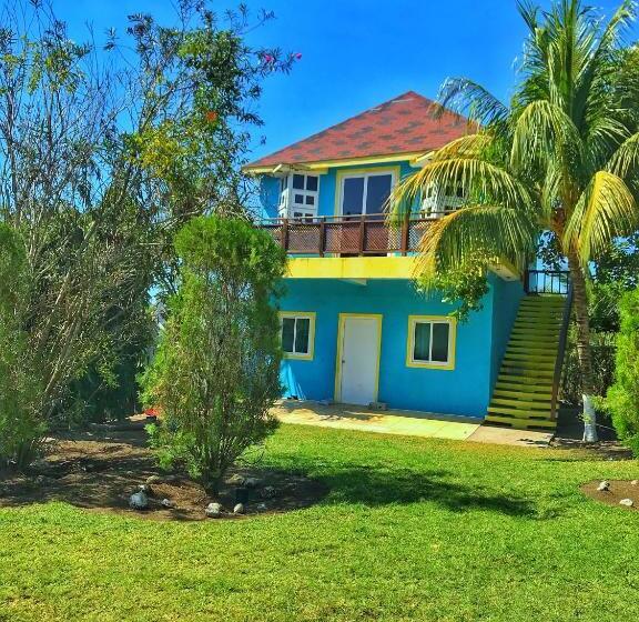 اتاق استاندارد چهار تخته, Brunette Beach