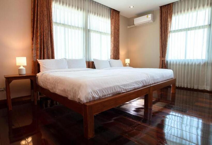 디럭스 4인 룸, Huan Chom Jan Hometel At Lampang