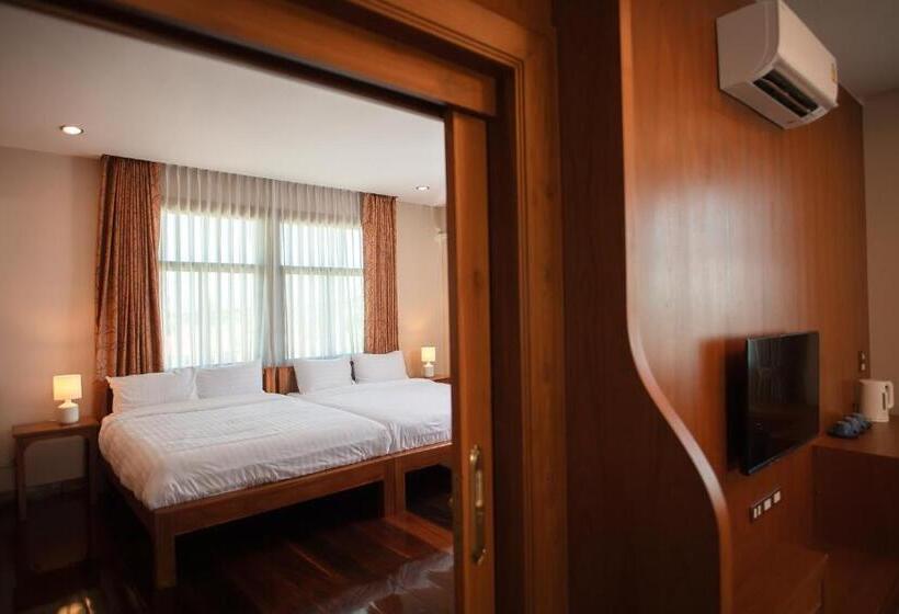 Четырехместный Номер Deluxe, Huan Chom Jan Hometel At Lampang