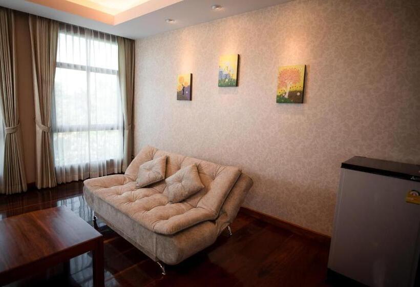 디럭스 4인 룸, Huan Chom Jan Hometel At Lampang