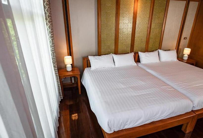 スタンダード４人部屋, Huan Chom Jan Hometel At Lampang
