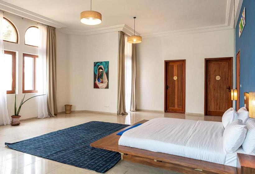 سوییت لوکس, Tamarin Hôtel Cotonou