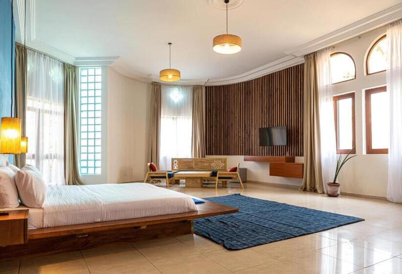 سوییت لوکس, Tamarin Hôtel Cotonou