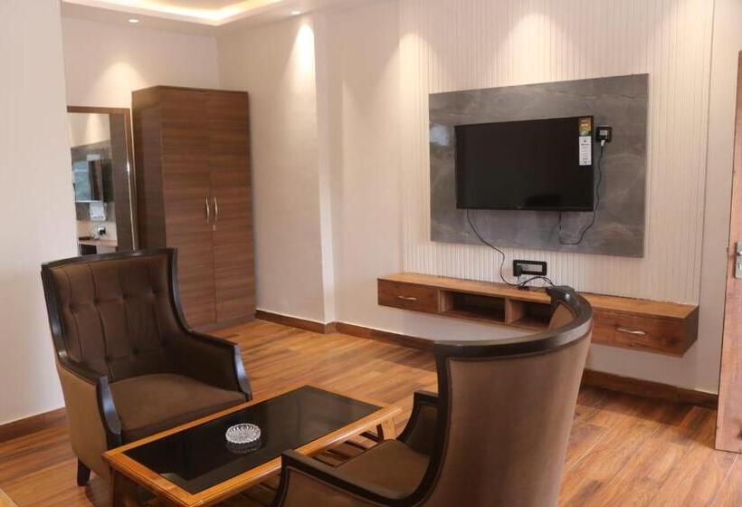 デラックスルーム, Birsha Munda Guest House