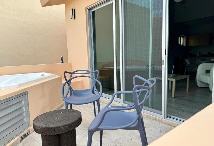 شقة غرفة واحدة, Sasay