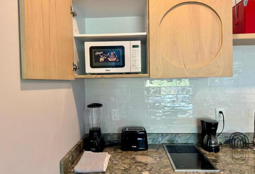 شقة غرفتين, Sasay