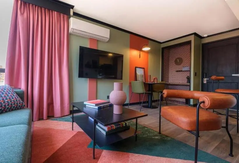 استودیوی استاندارد, Apt Serviced Apartments Santiago